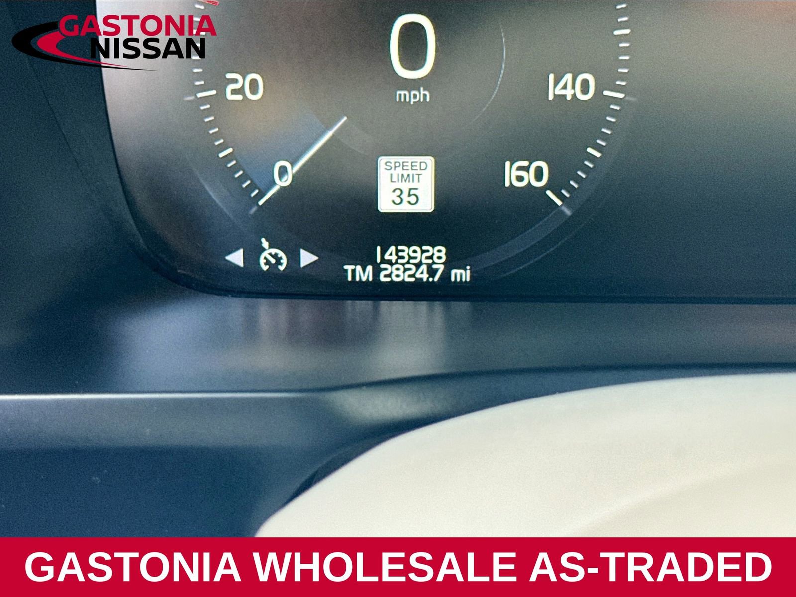 Used 2016 Volvo XC90 T6 Momentum w/ Momentum Plus Package image 12