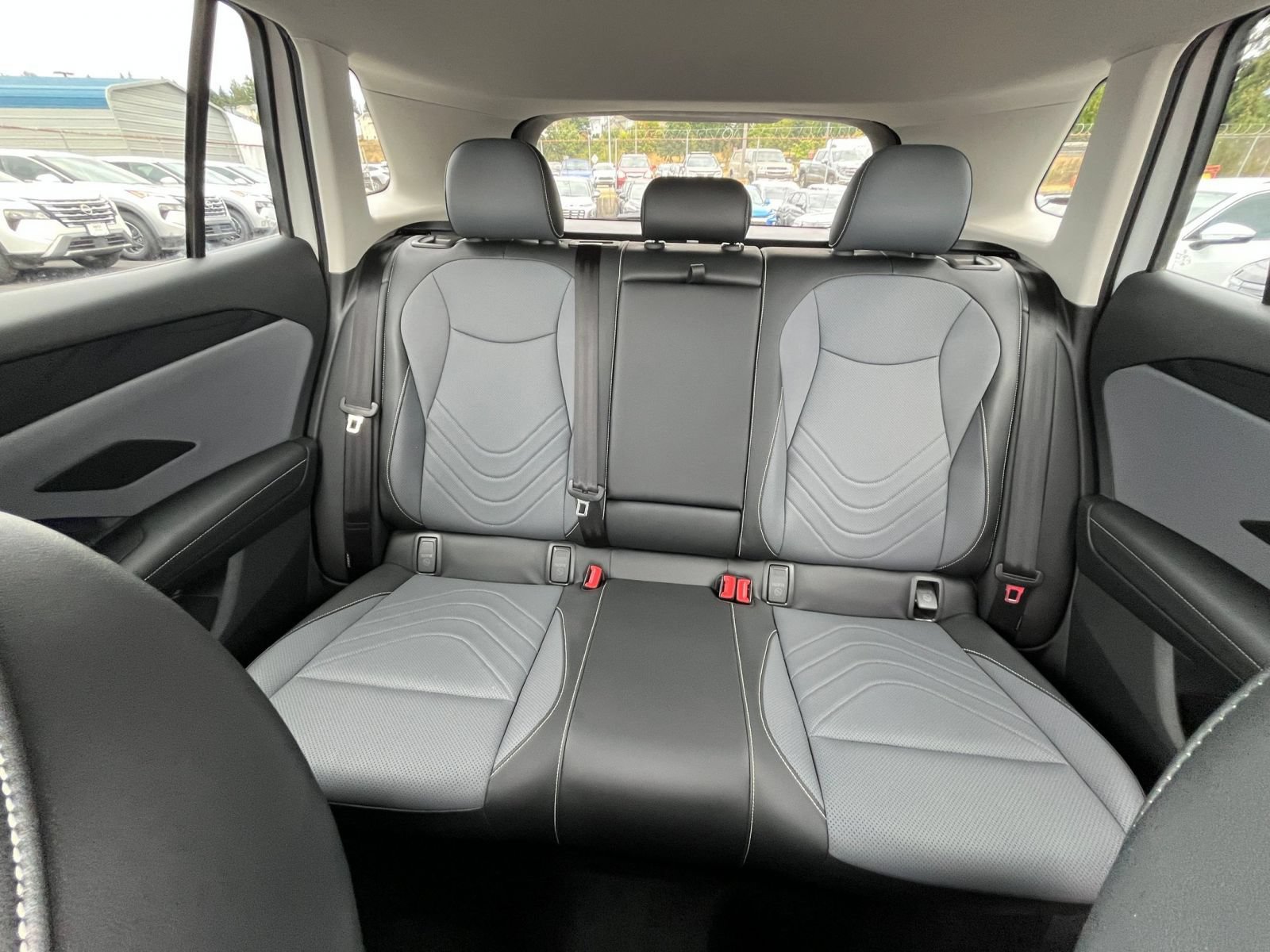 Used 2026 Volkswagen Tiguan SE AWD/4WD image 35