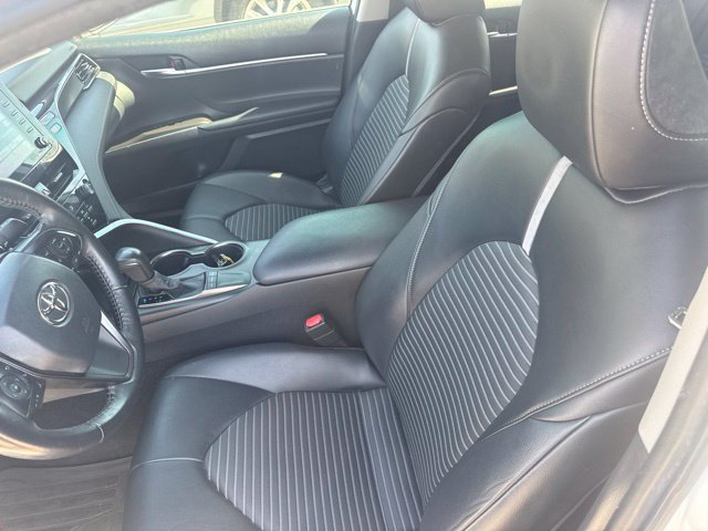 Used 2022 Toyota Camry SE w/ Convenience Package FWD image 6