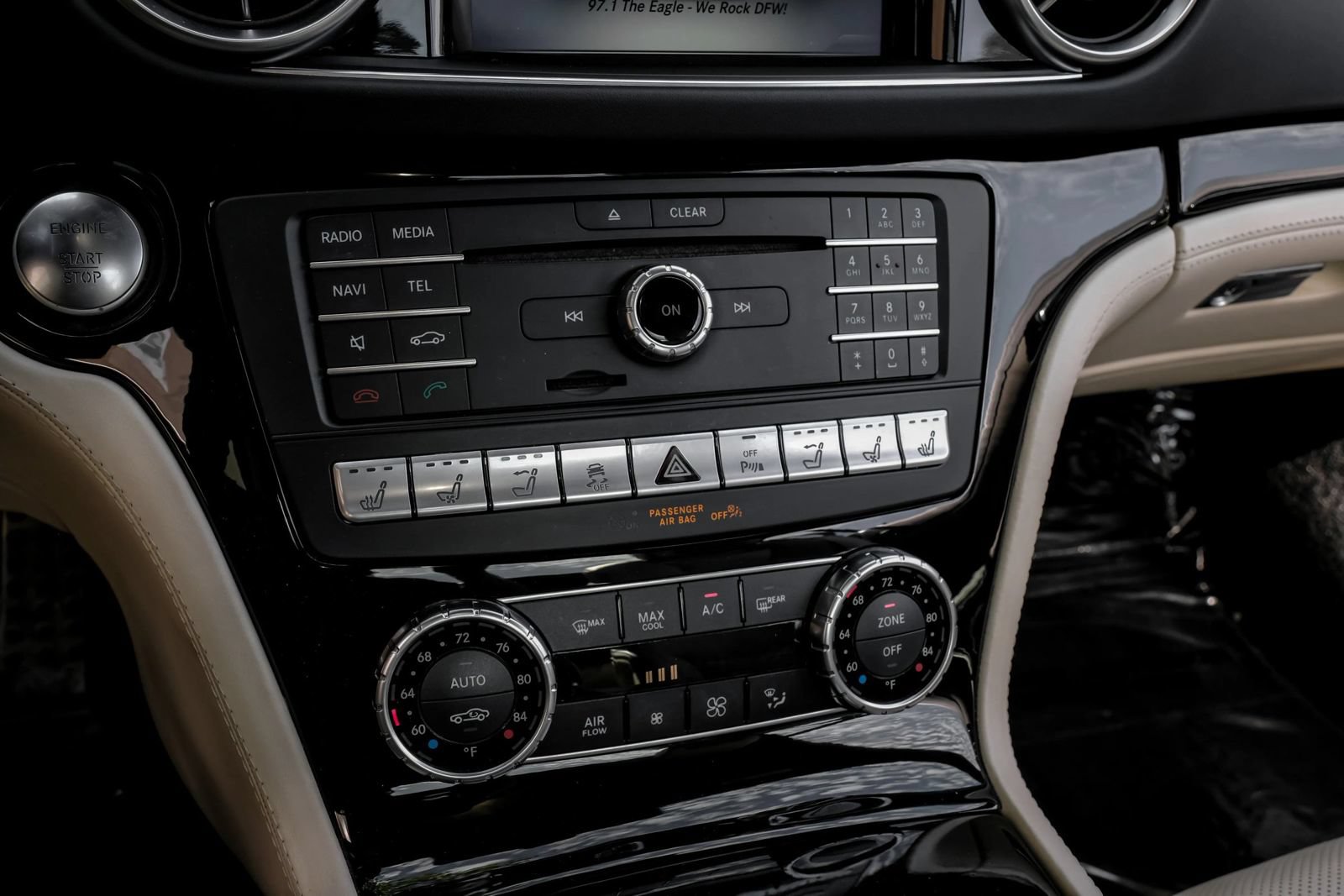 Used 2020 Mercedes-Benz SL 550 image 34