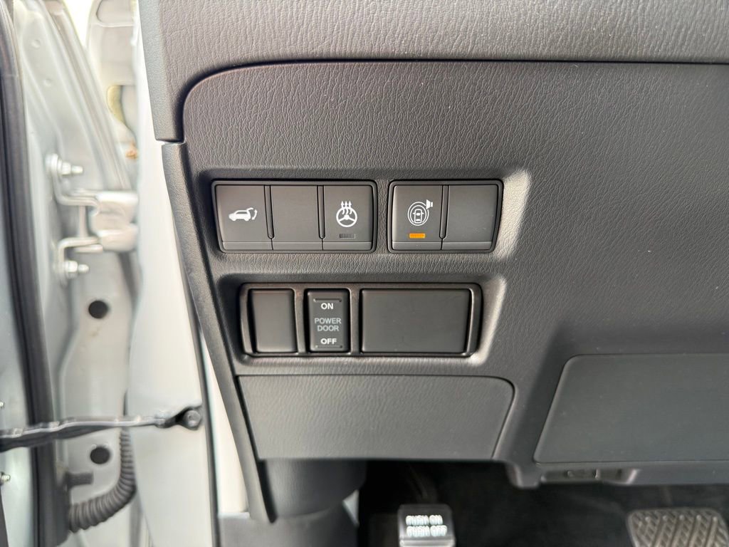 Used 2024 Nissan Armada SL w/ Captain's Chairs Package RWD image 9