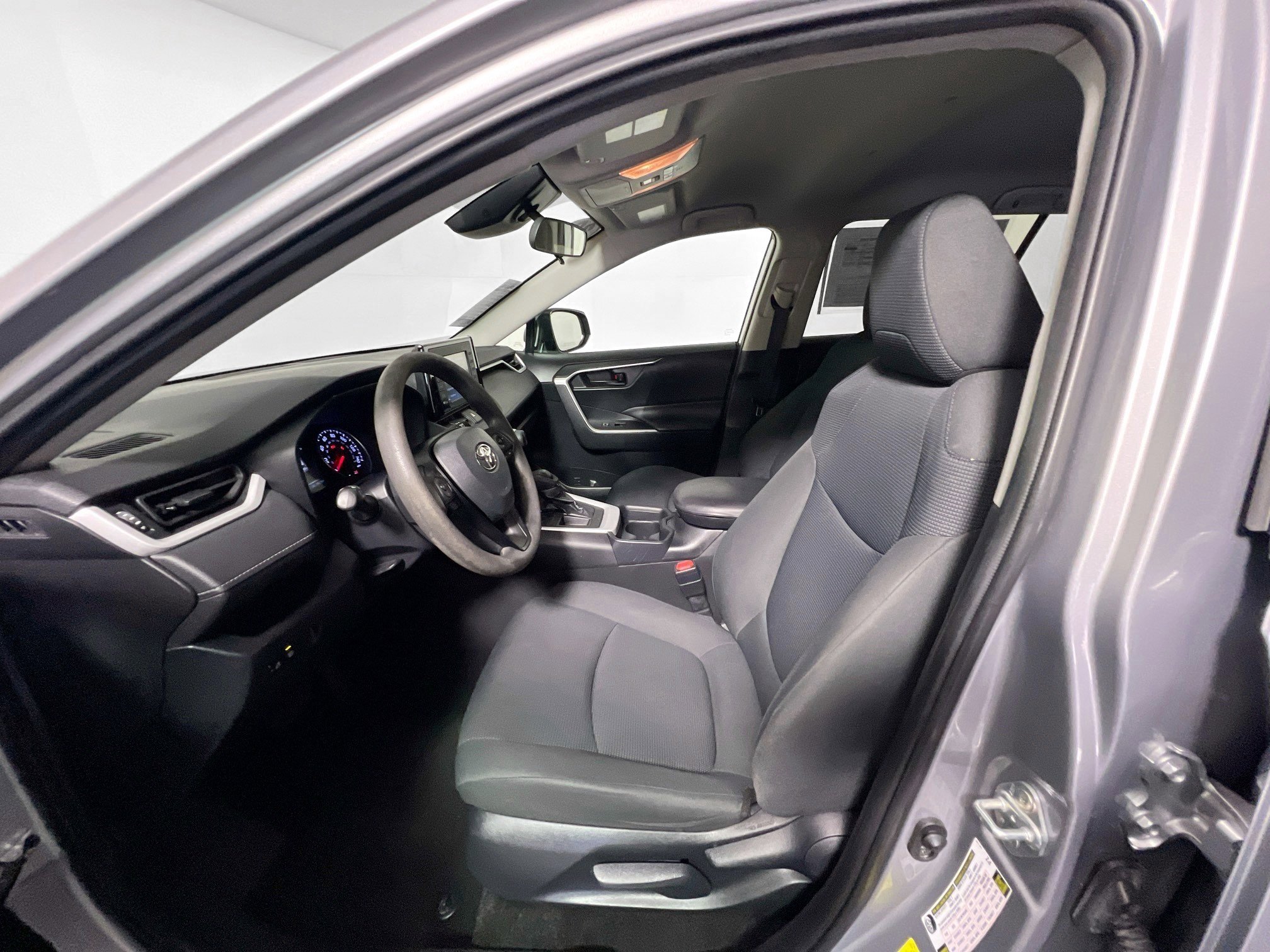 Used 2020 Toyota RAV4 LE image 14