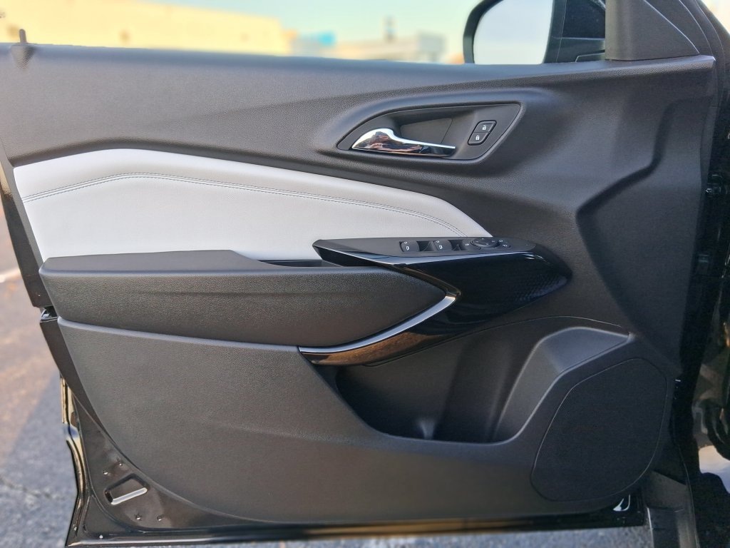 New 2026 Chevrolet Trax LT w/ Sunroof Package FWD image 19