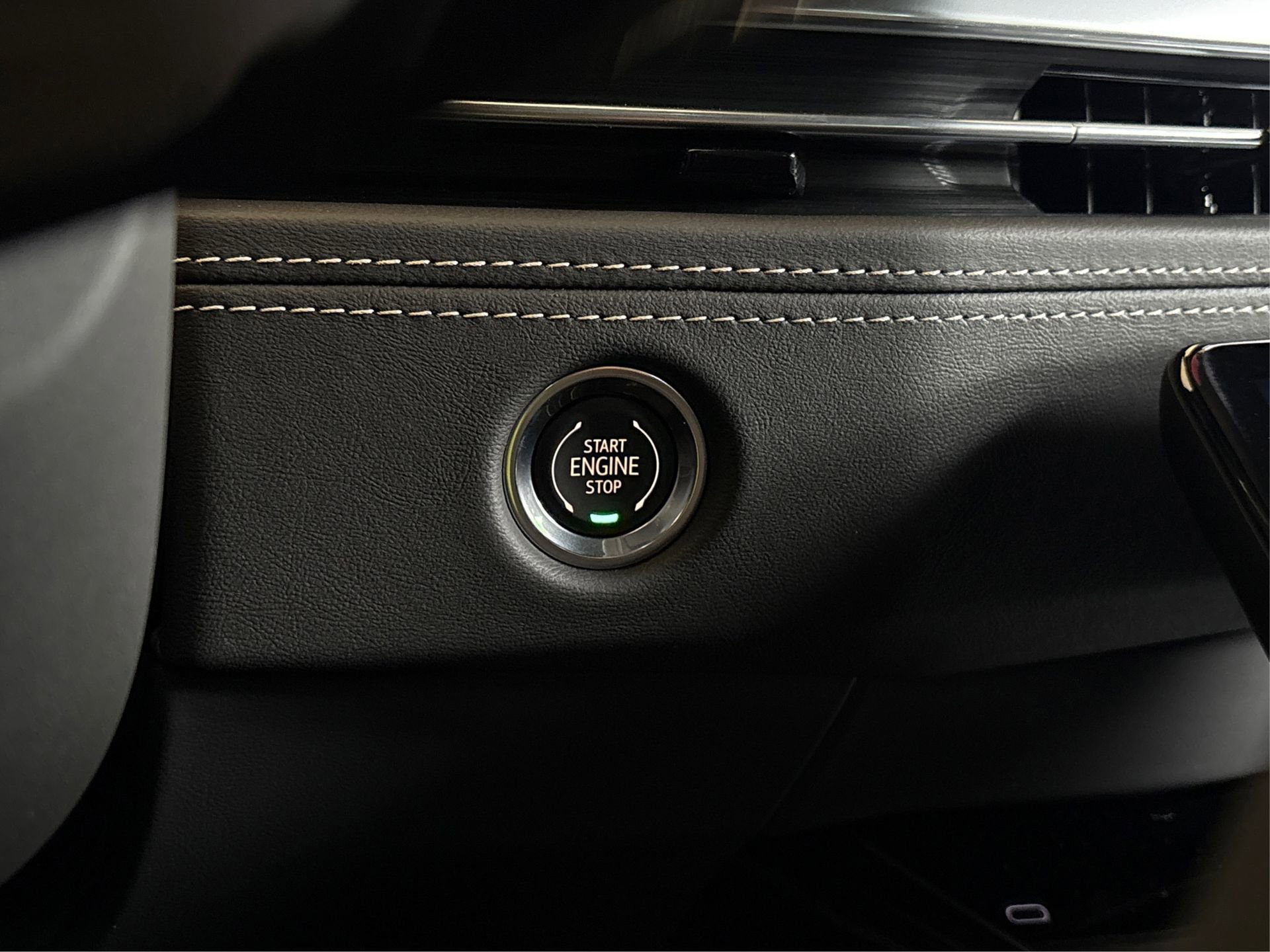 New 2026 Cadillac Escalade ESV Sport w/ LPO, ONYX Package AWD/4WD image 26