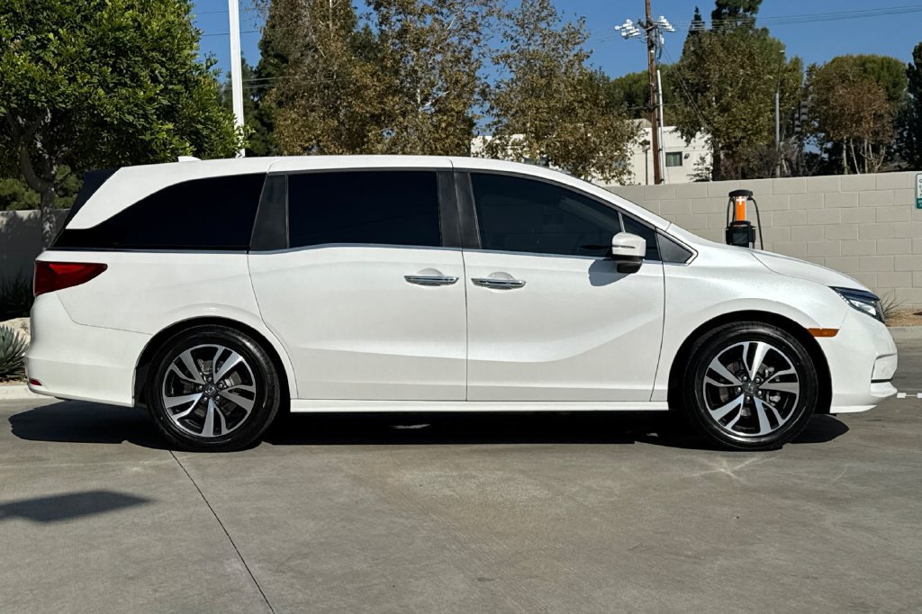 Certified 2024 Honda Odyssey Touring image 9