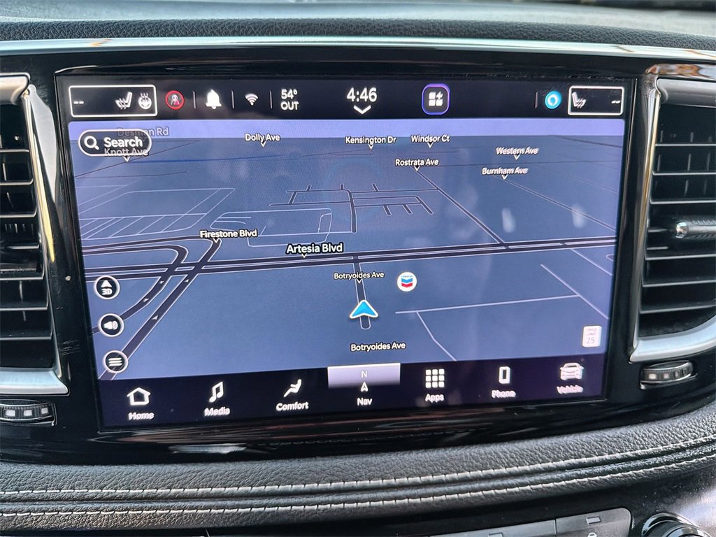 Used 2023 Chrysler Pacifica Limited w/ Uconnect Theater Family Group image 20