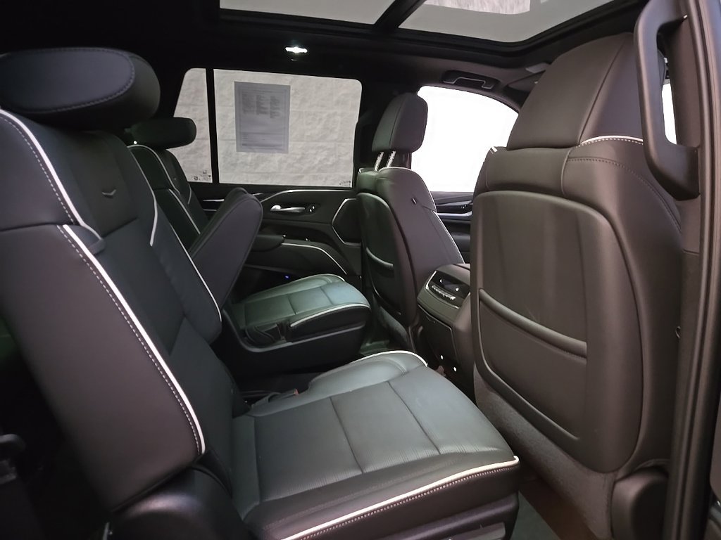 Certified 2024 Cadillac Escalade Sport w/ LPO, ONYX Package AWD/4WD image 19