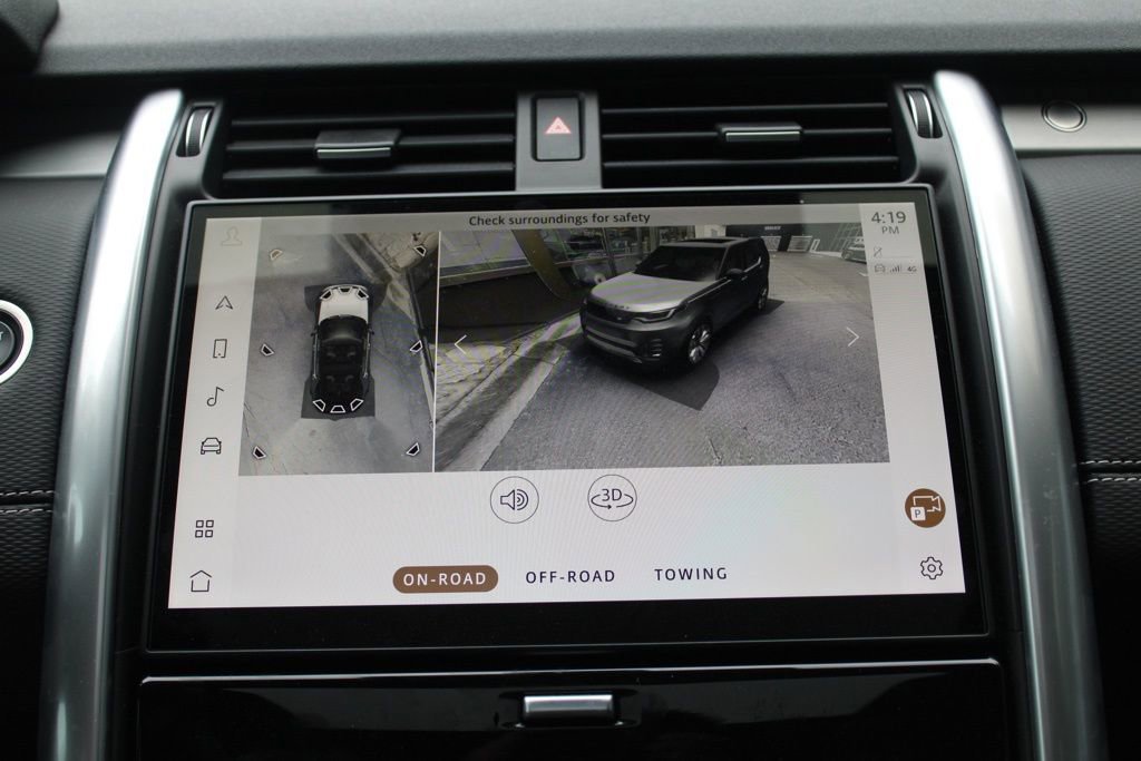 Certified 2025 Land Rover Discovery Dynamic SE image 23