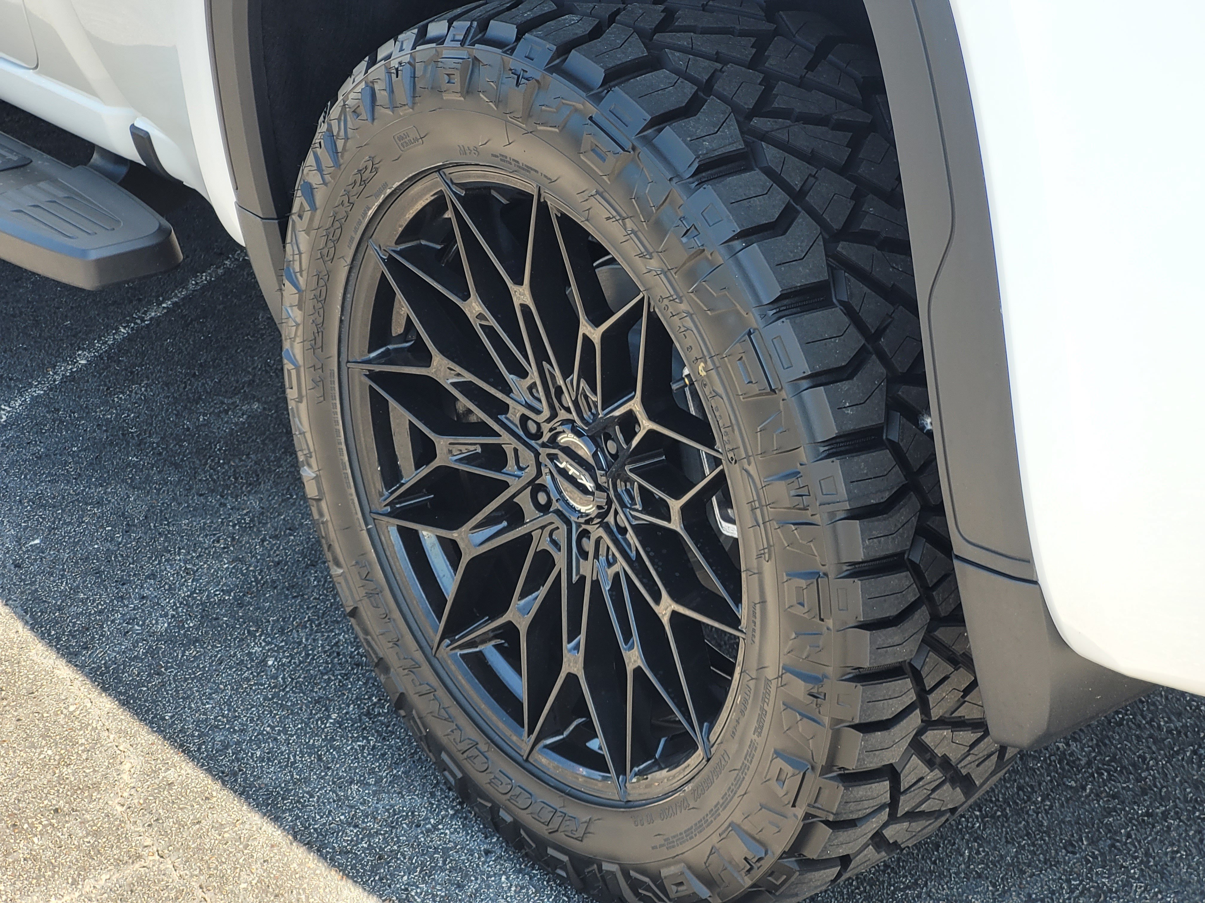New 2026 GMC Sierra 1500 Elevation w/ Elevation Premium Package AWD/4WD image 7