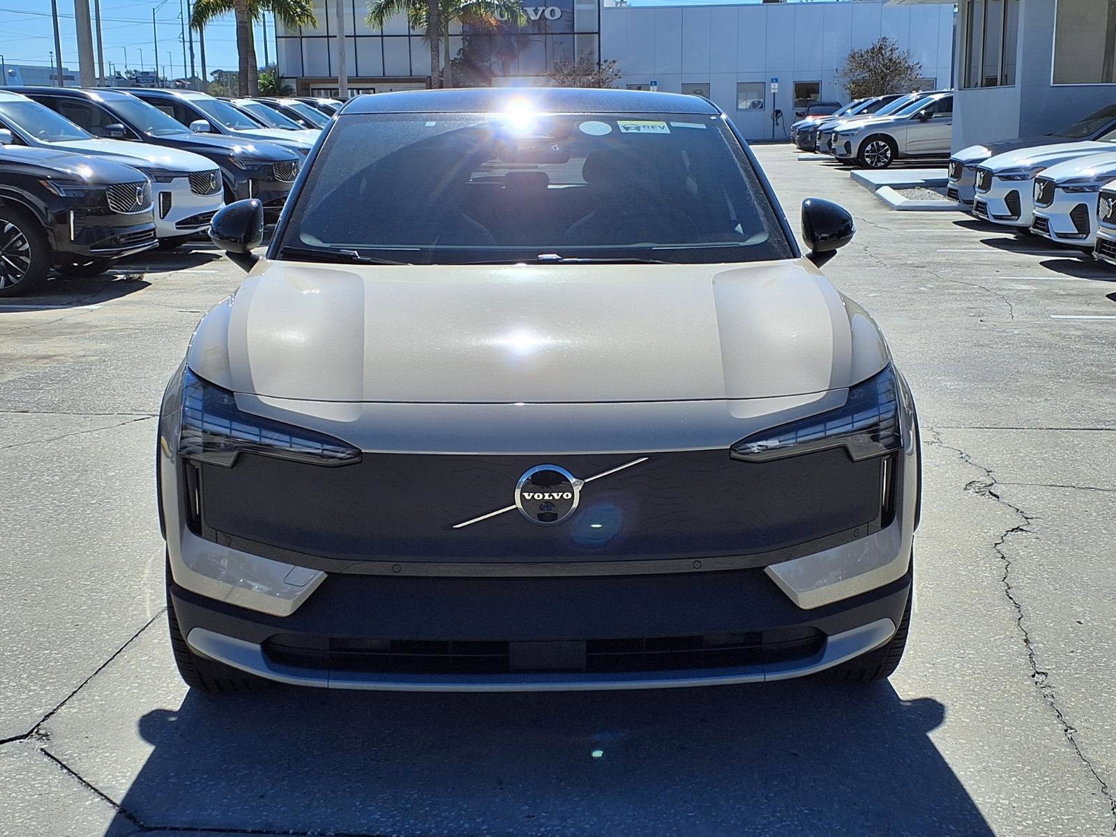 New 2026 Volvo EX30 Cross Country Ultra image 2