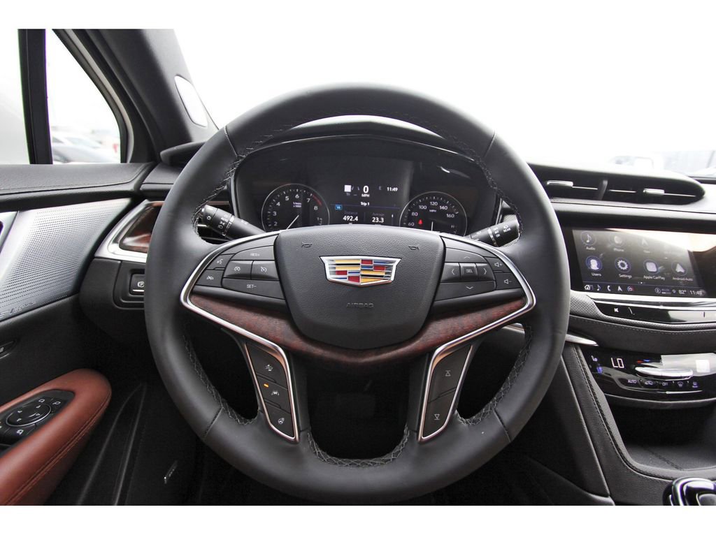 Used 2025 Cadillac XT5 Premium Luxury w/ Technology Package image 9