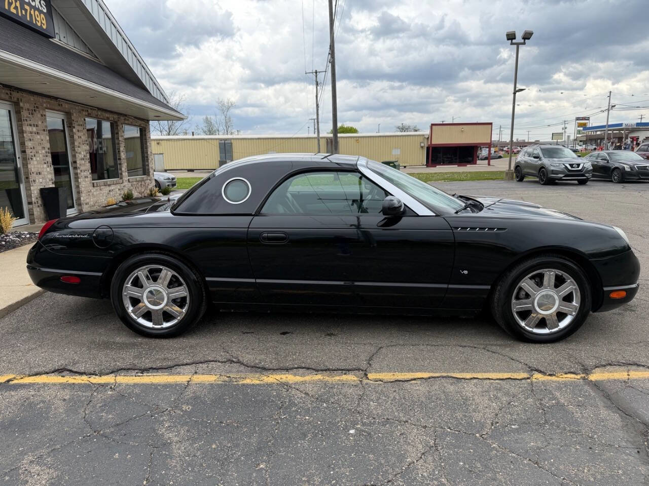 Used 2004 Ford Thunderbird RWD image 2