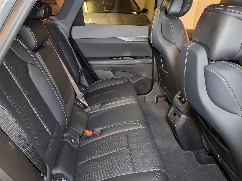 Used 2026 Cadillac Optiq Luxury 2 image 7
