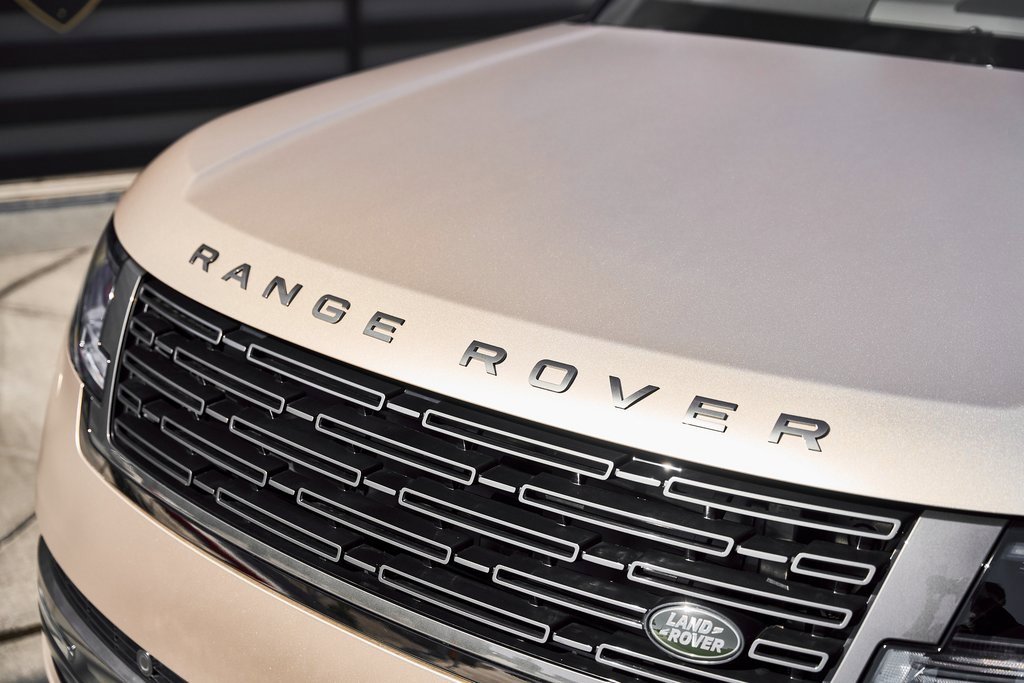 Used 2026 Land Rover Range Rover Long Wheelbase SE image 7
