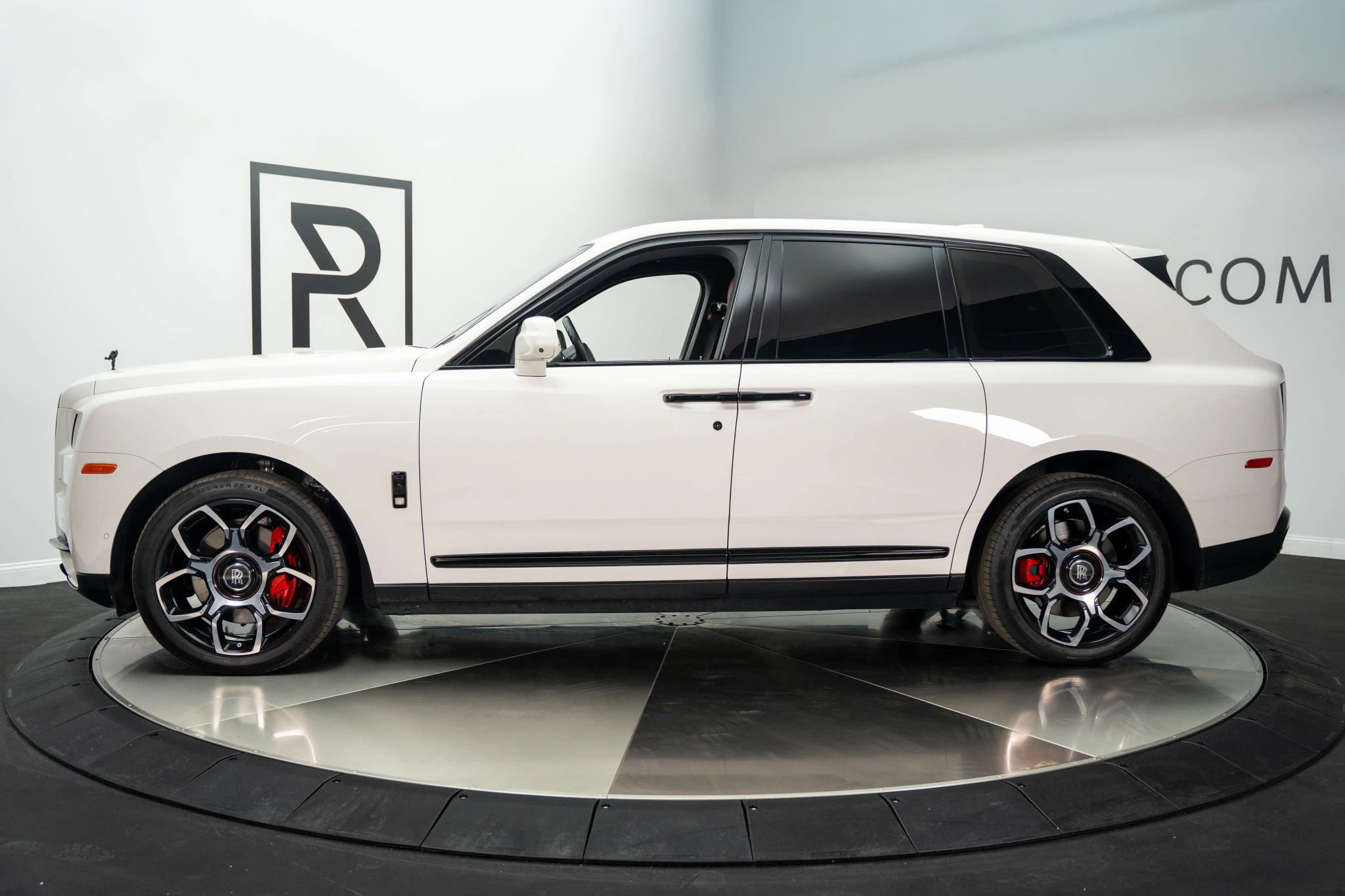 Used 2019 Rolls-Royce Cullinan AWD/4WD image 6