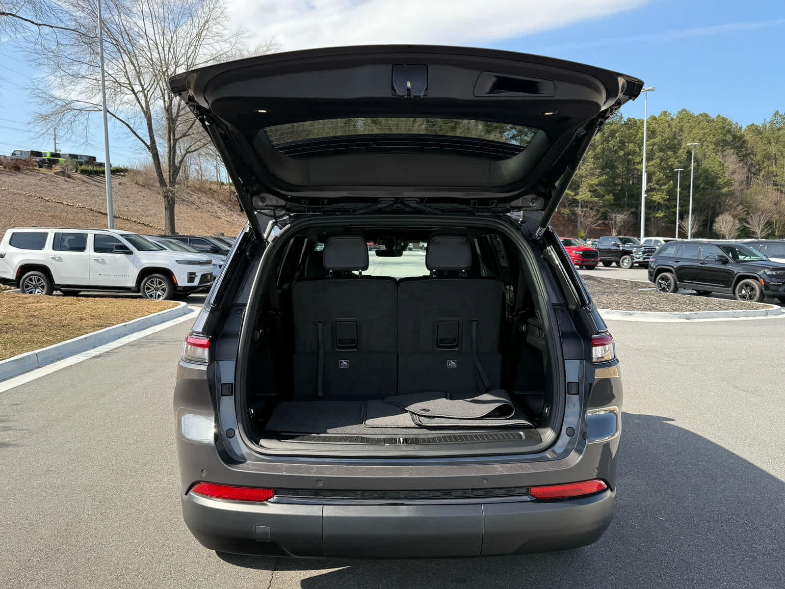 New 2025 Jeep Grand Cherokee L Limited AWD/4WD image 30