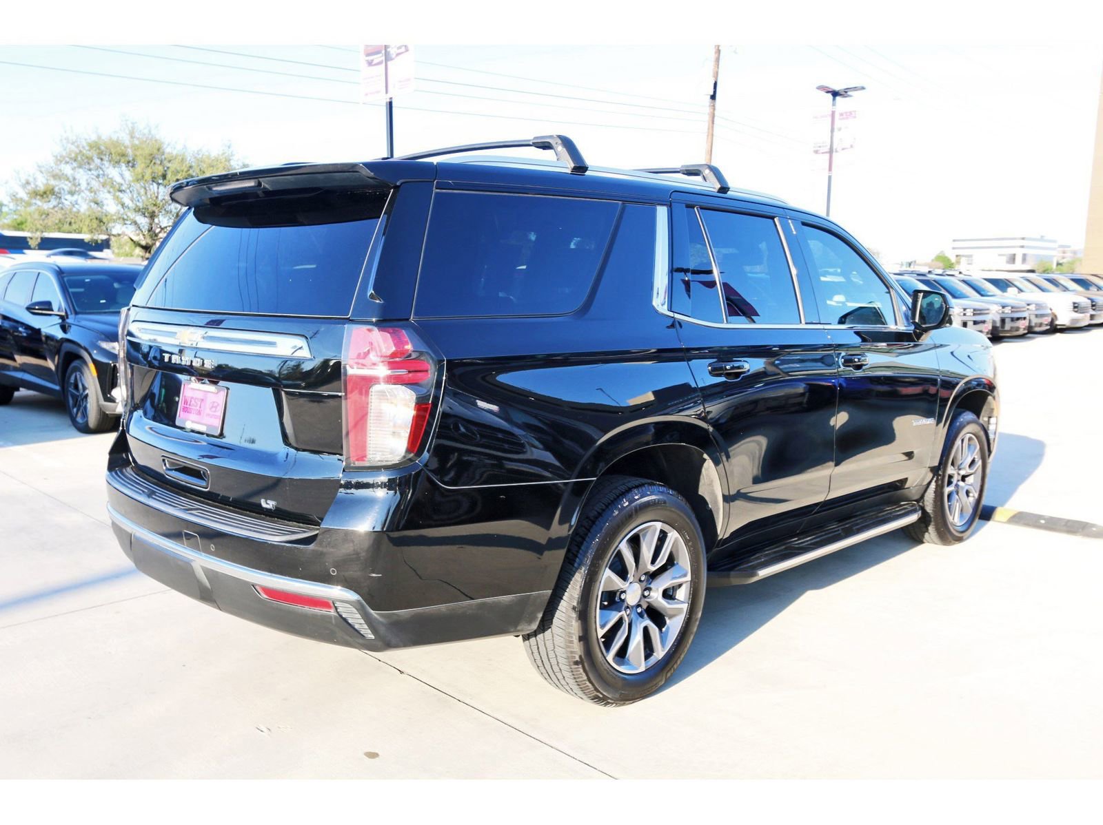 Used 2022 Chevrolet Tahoe LT w/ Luxury Package image 8