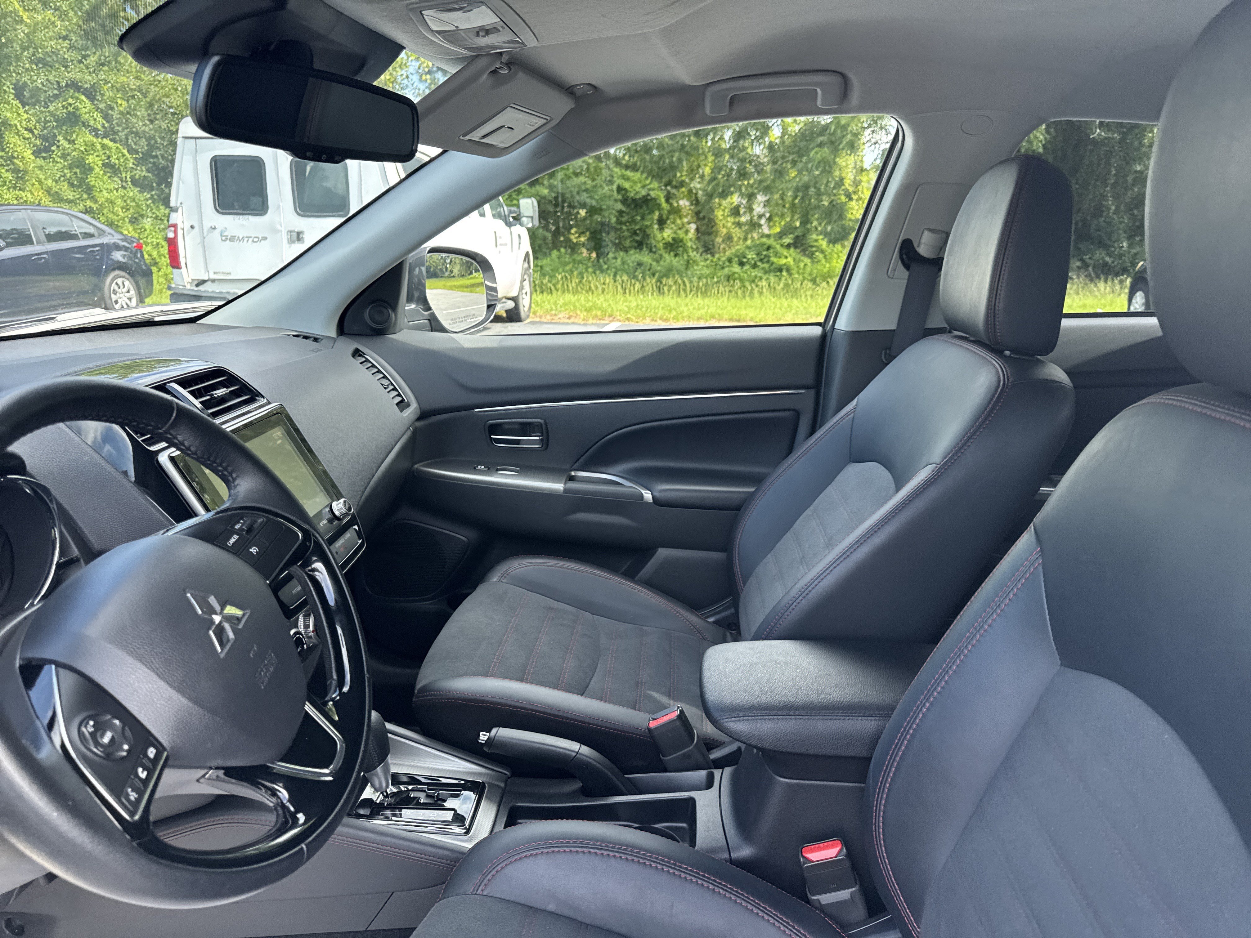 Used 2025 Mitsubishi Outlander Sport ES AWD/4WD image 13