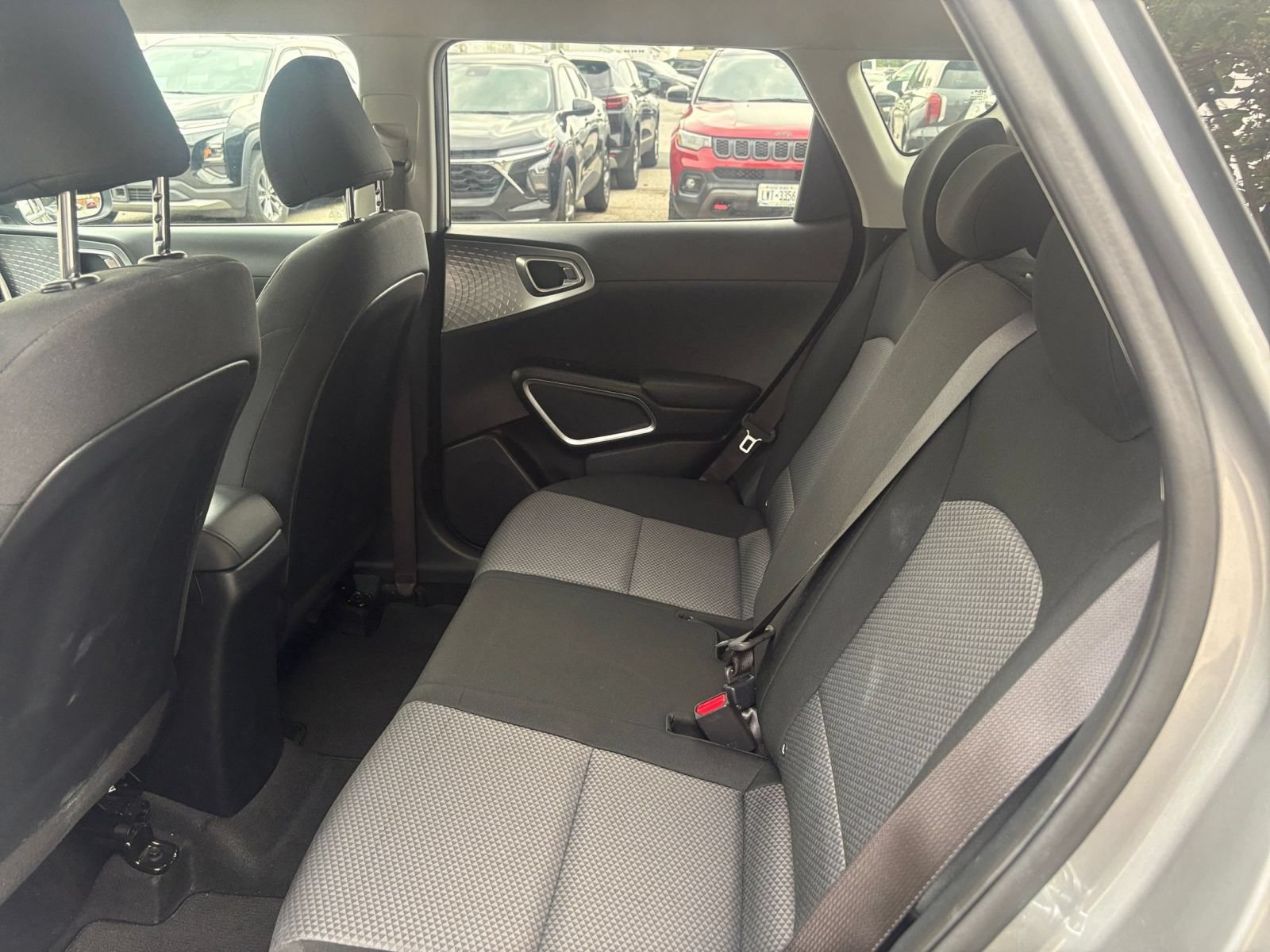 Used 2025 Kia Soul LX w/ LX Technology Package FWD image 20