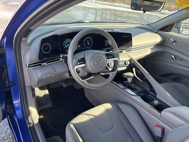 Used 2023 Hyundai Elantra SEL w/ Convenience Package image 38
