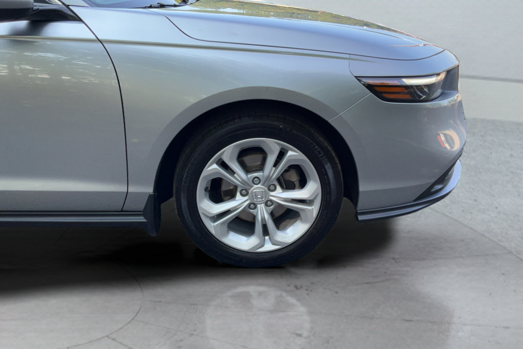 Used 2025 Honda Accord LX image 32