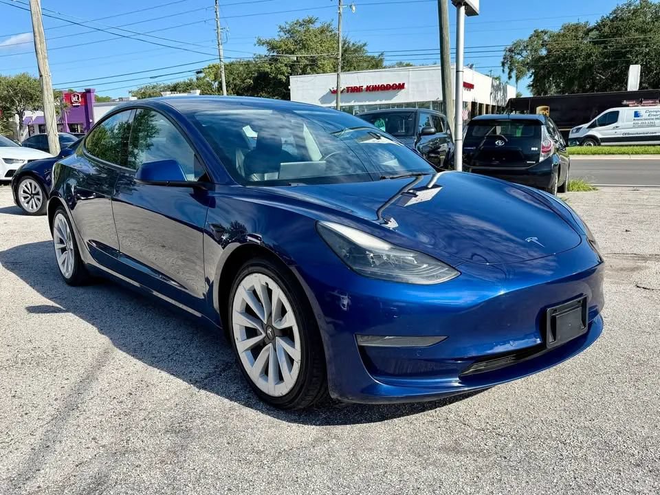 Used 2022 Tesla Model 3 RWD image 5