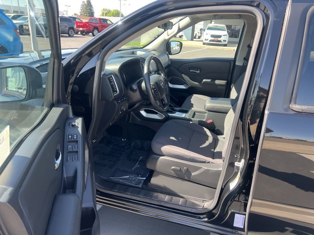 Used 2024 Nissan Frontier SV w/ SV Convenience Package RWD image 23