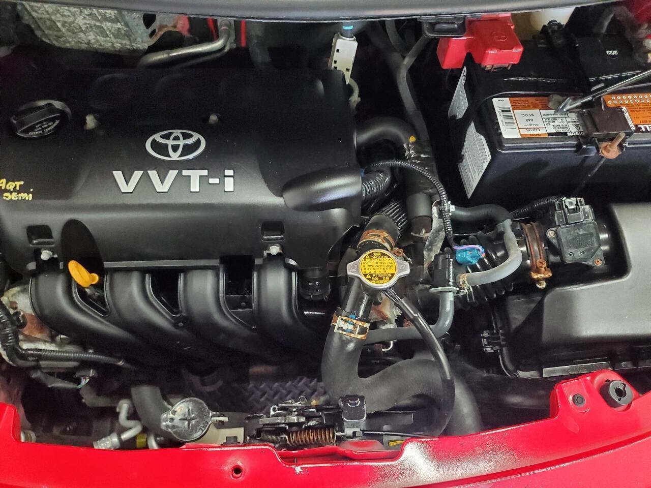 Used 2010 Toyota Yaris 2-Door Hatchback FWD image 4