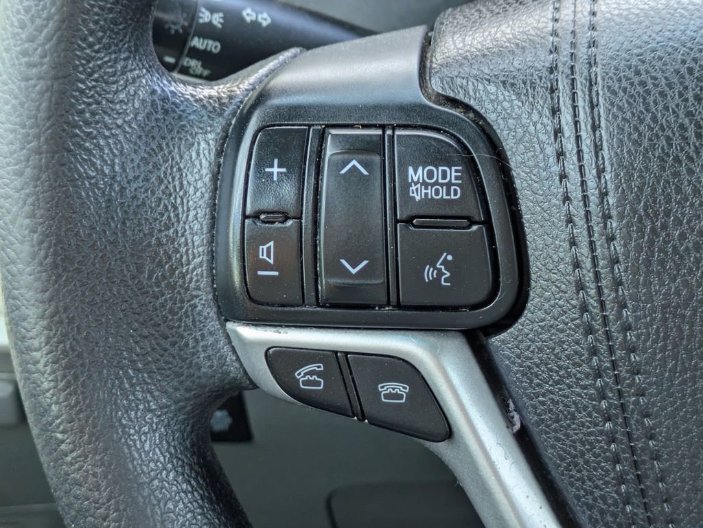 Used 2016 Toyota Sienna LE image 26