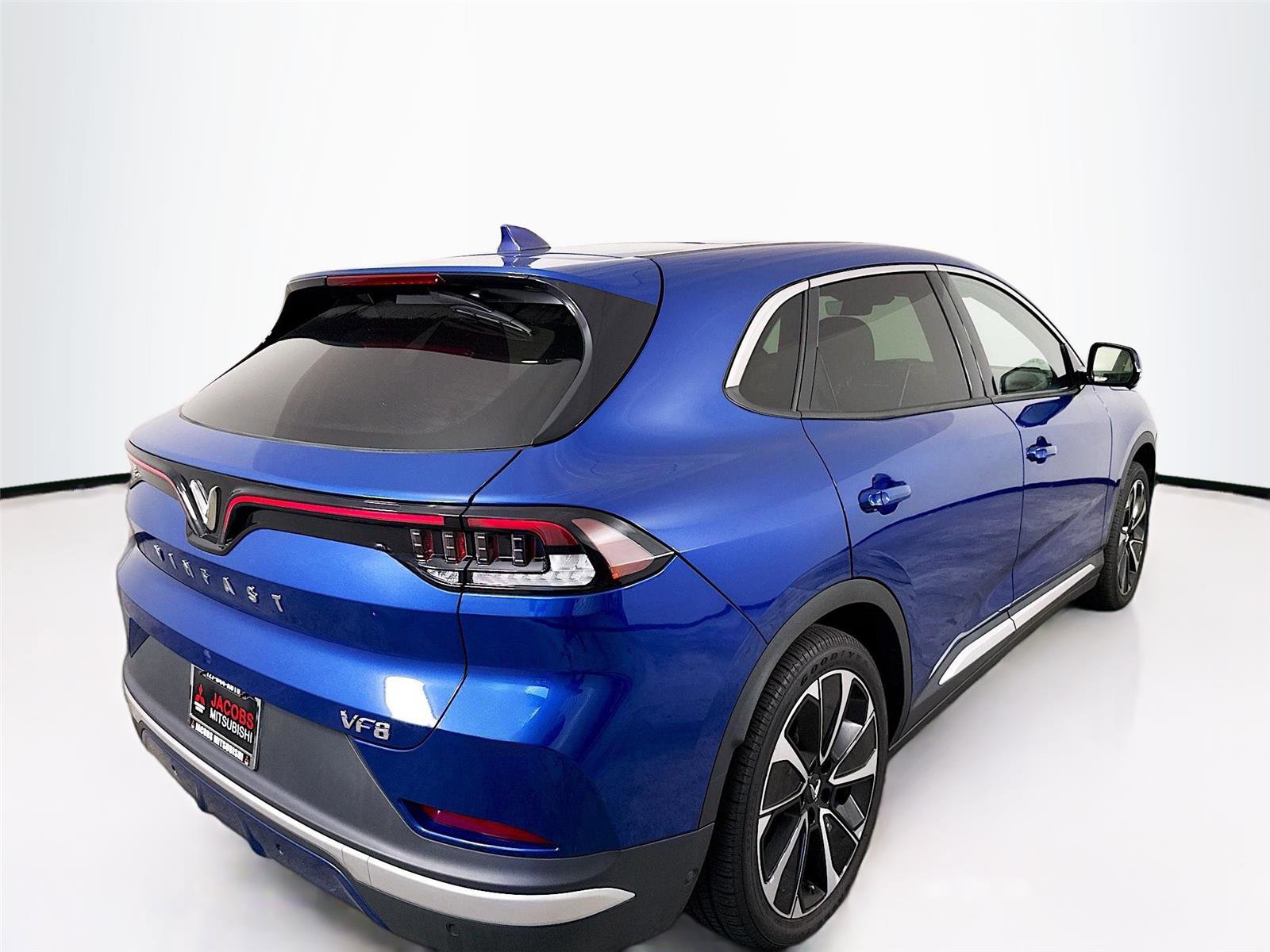 Used 2024 VinFast VF 8 Plus image 7