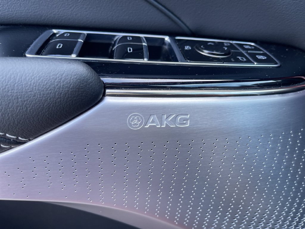 Used 2024 Cadillac Lyriq Luxury AWD/4WD image 28