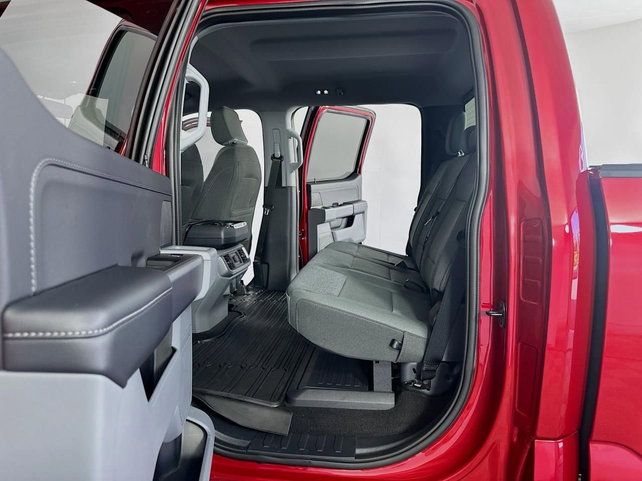 Used 2024 Ford F150 XLT w/ Equipment Group 302A MID image 29