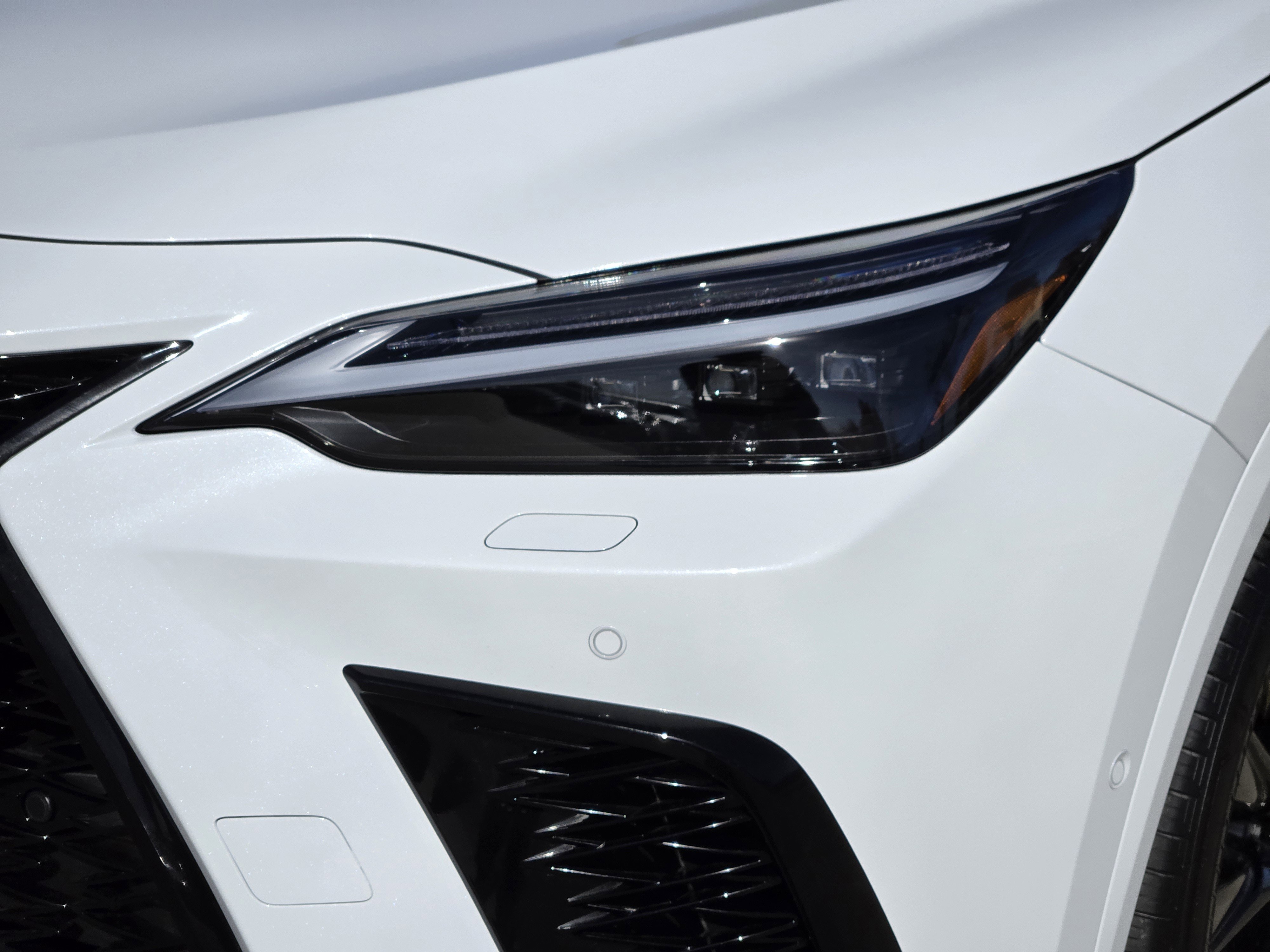 New 2026 Lexus NX 450h+ F Sport image 5