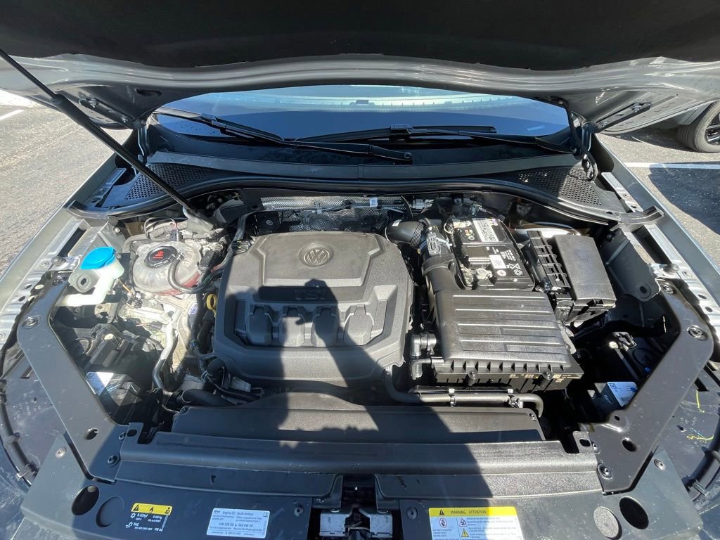 Certified 2023 Volkswagen Tiguan SE R-Line AWD/4WD image 32