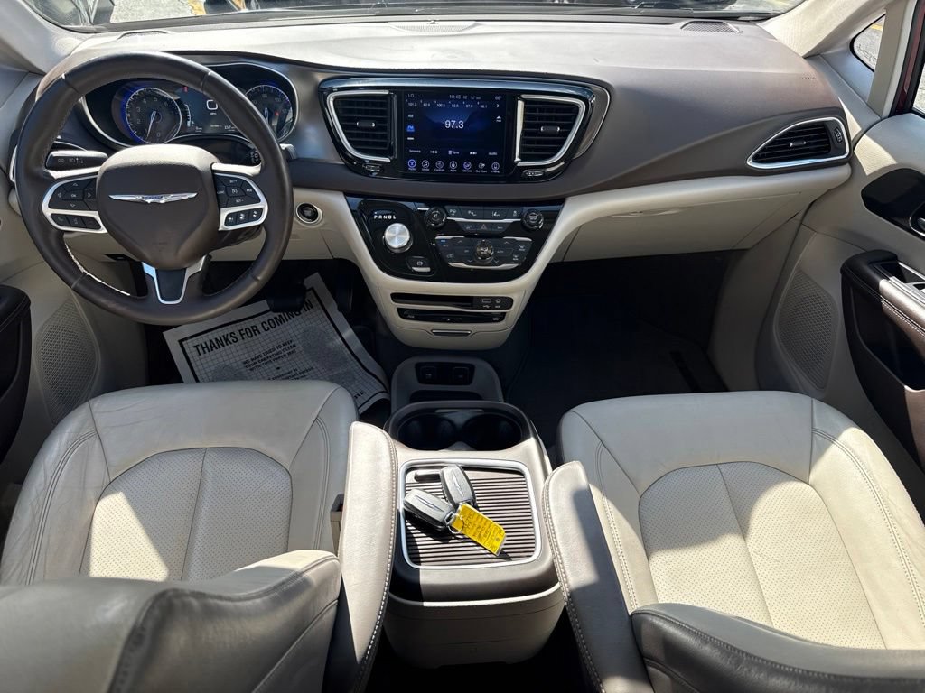 Used 2017 Chrysler Pacifica Touring-L Plus w/ Advanced Safetytec Group FWD image 19