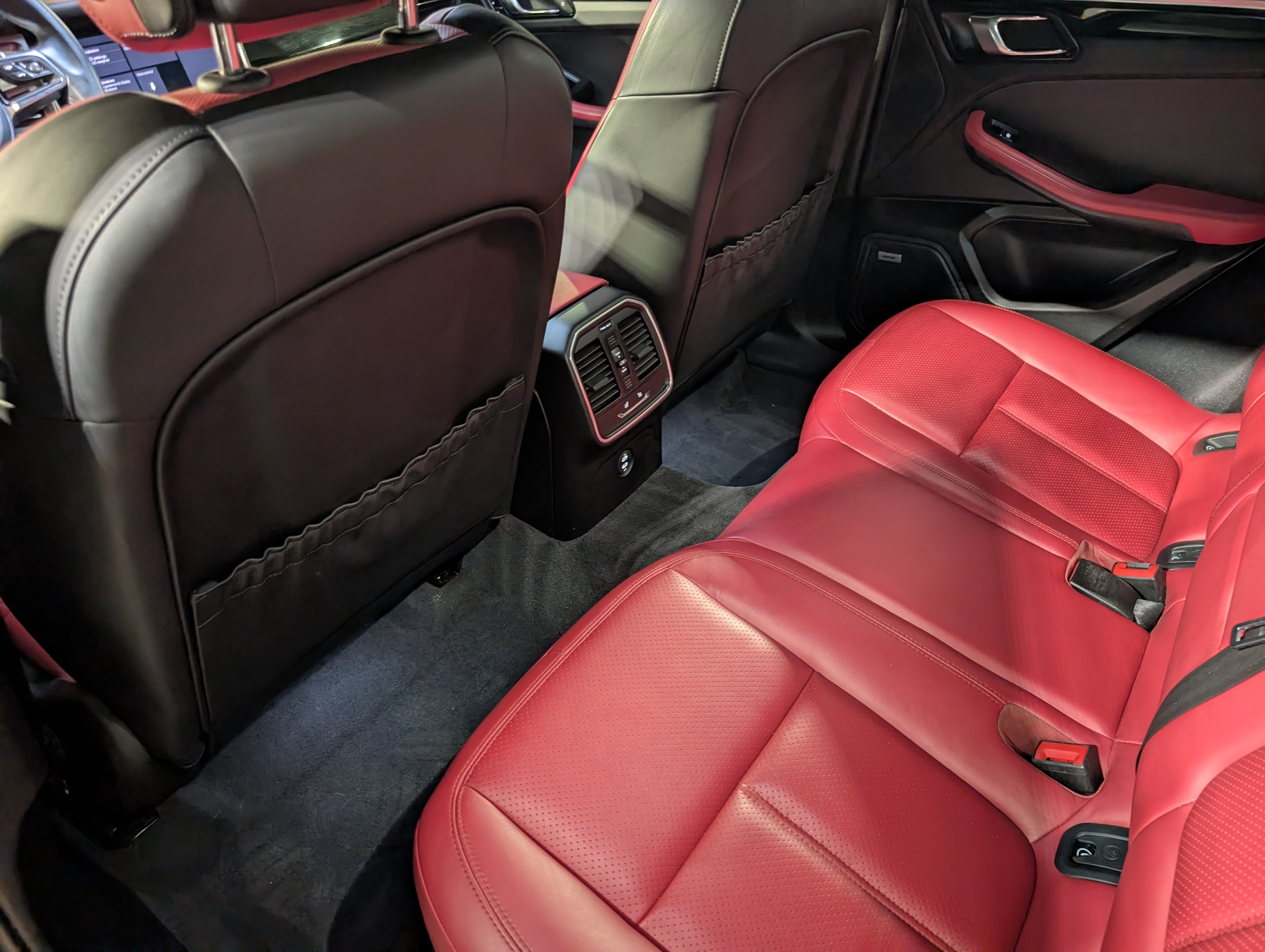 Certified 2020 Porsche Macan S AWD/4WD image 23