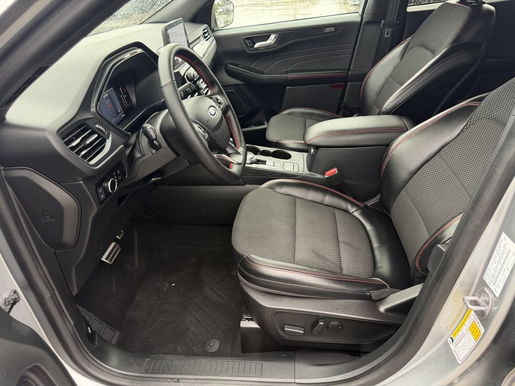 Used 2023 Ford Escape ST-Line w/ Equipment Group 301A FWD image 23