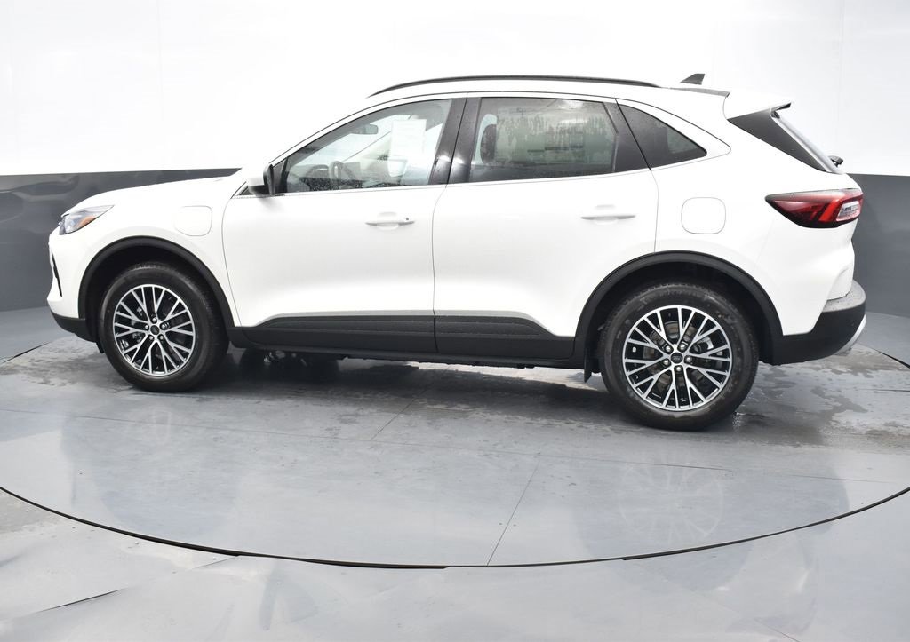 New 2025 Ford Escape SE image 2