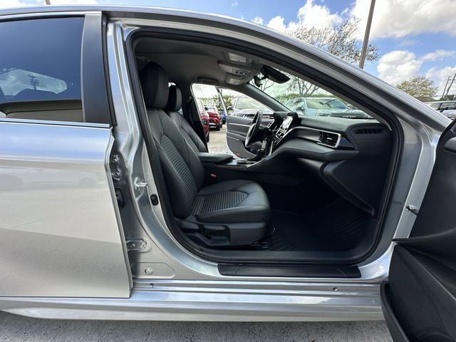Used 2024 Toyota Camry SE image 30
