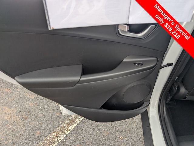 Used 2023 Hyundai Kona SEL w/ Convenience Package FWD image 10