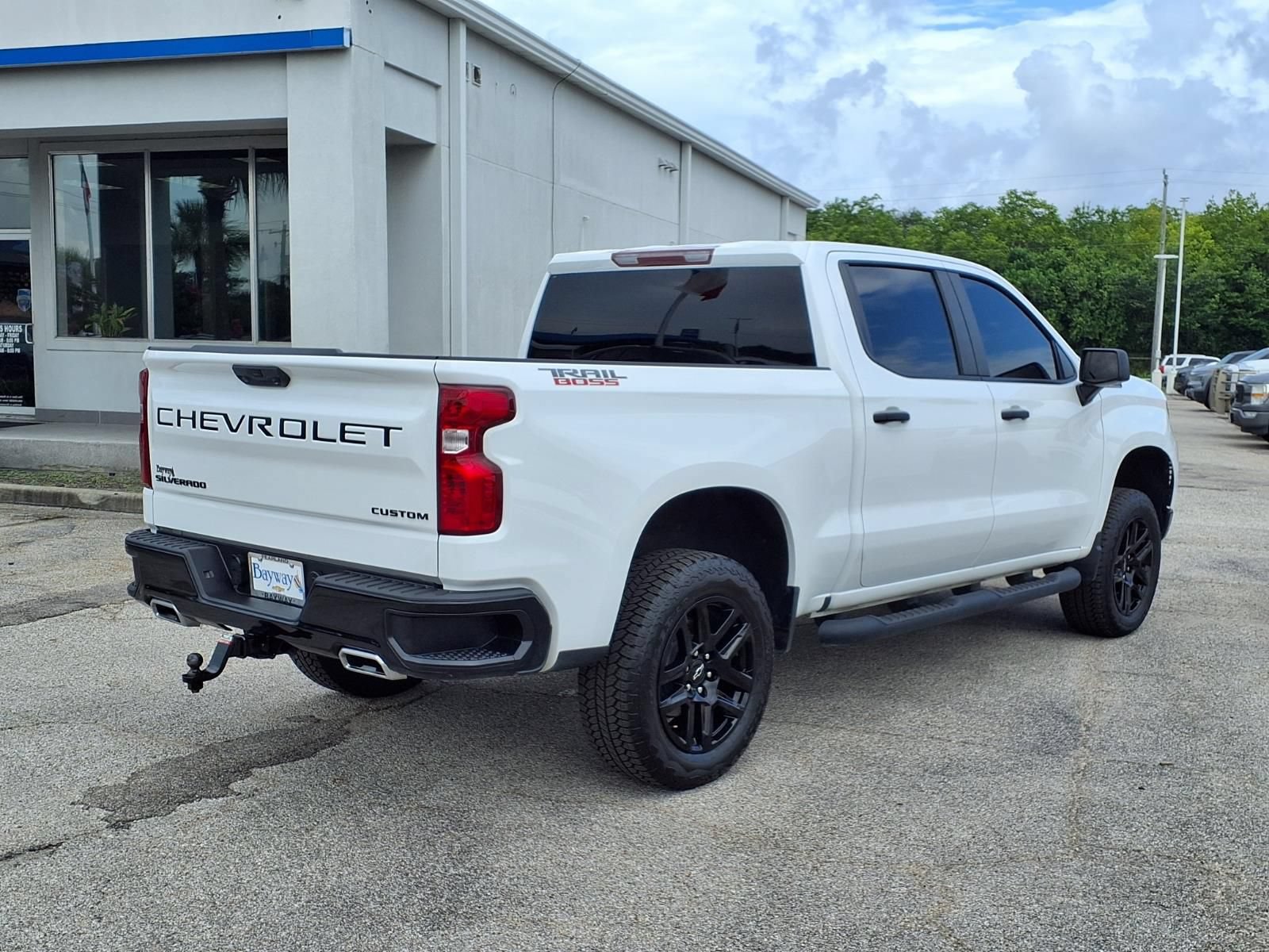 Used 2024 Chevrolet Silverado 1500 Custom Trail Boss w/ LPO, Dark Essentials Package AWD/4WD image 2