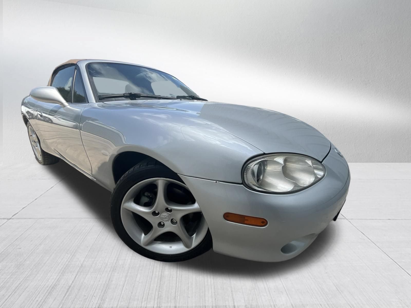 Used 2001 MAZDA MX-5 Miata RWD image 3