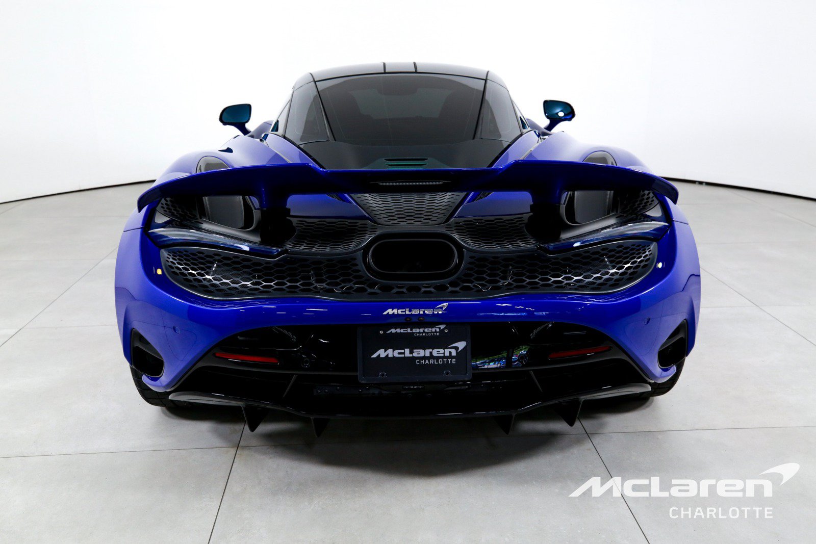Used 2025 McLaren 750S RWD image 8