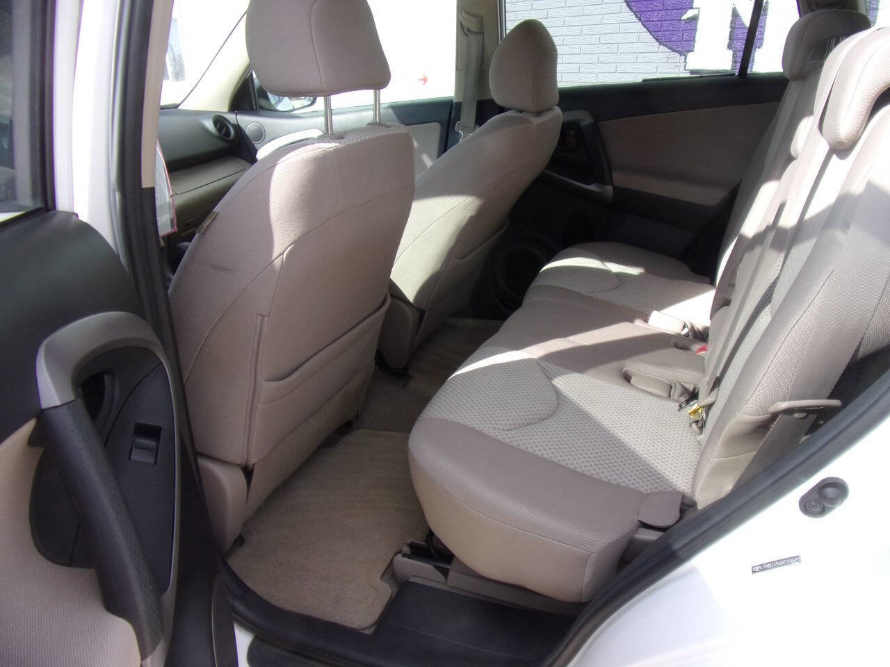 Used 2008 Toyota RAV4 4WD image 3