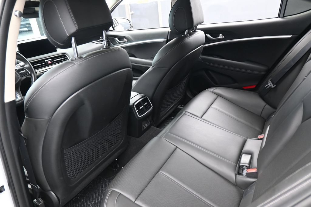 Used 2025 Genesis G70 2.5T RWD image 37