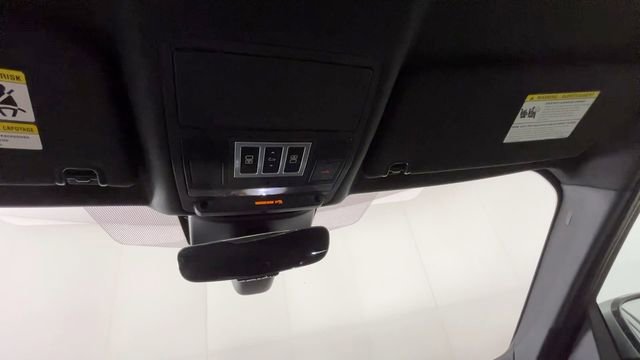 Used 2020 Land Rover Discovery SE AWD/4WD image 38