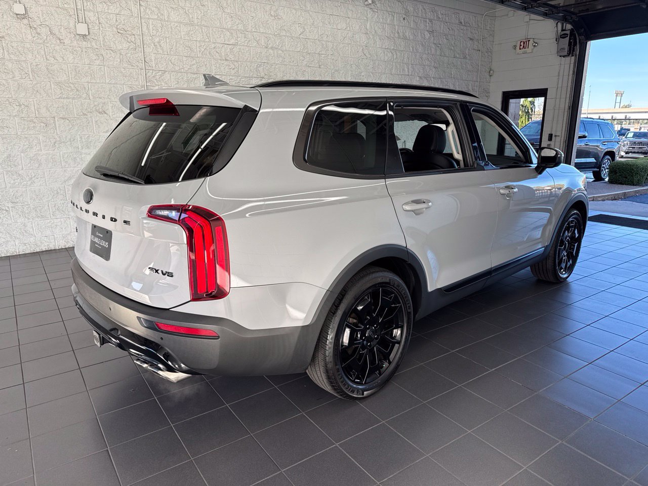 Used 2021 Kia Telluride EX w/ EX Premium Package AWD/4WD image 8
