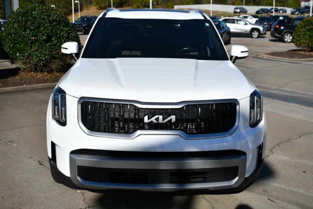 Used 2023 Kia Telluride EX w/ EX Captain's Chair Package image 8
