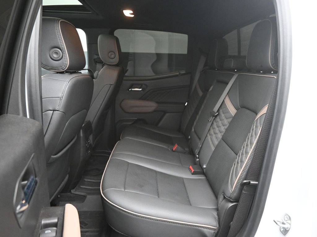 Used 2024 GMC Canyon Denali image 28
