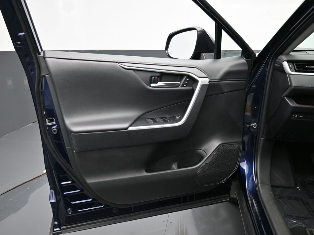 Used 2023 Toyota RAV4 Limited image 9